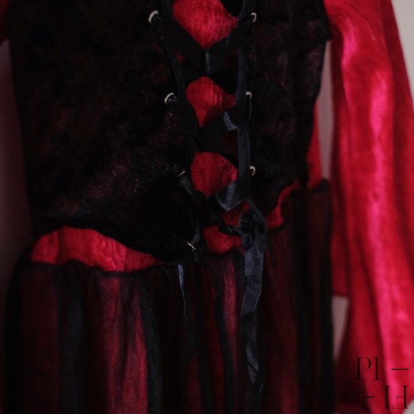 Halloween witch or vampire dress red velvet Xsmall - Picture 2 of 2